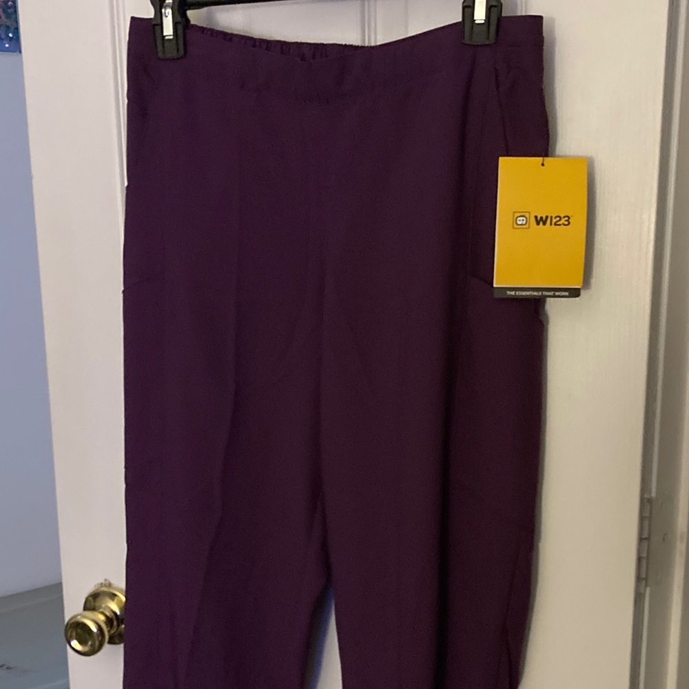 WonderWink eggplant, scrub pants size small new with tag